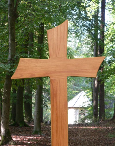Large wooden memorial cross hand crafted with free engraved plaque grave marker